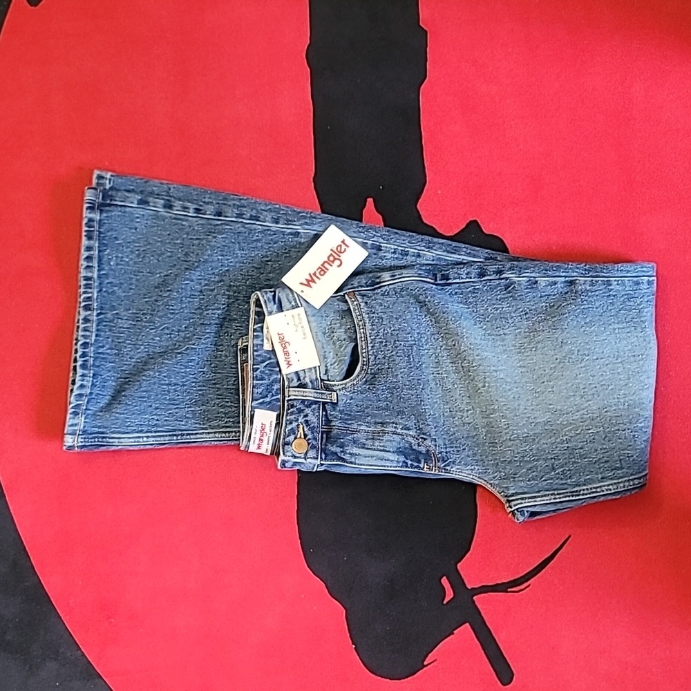 Size 0/25 Wrangler High Rise Fierce Flare